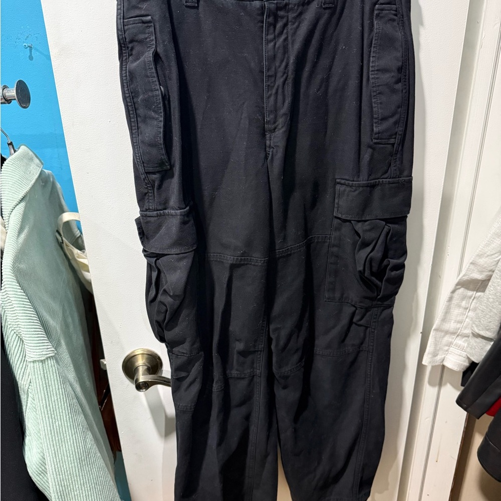 Aritzia TNA Black Cargo Pants